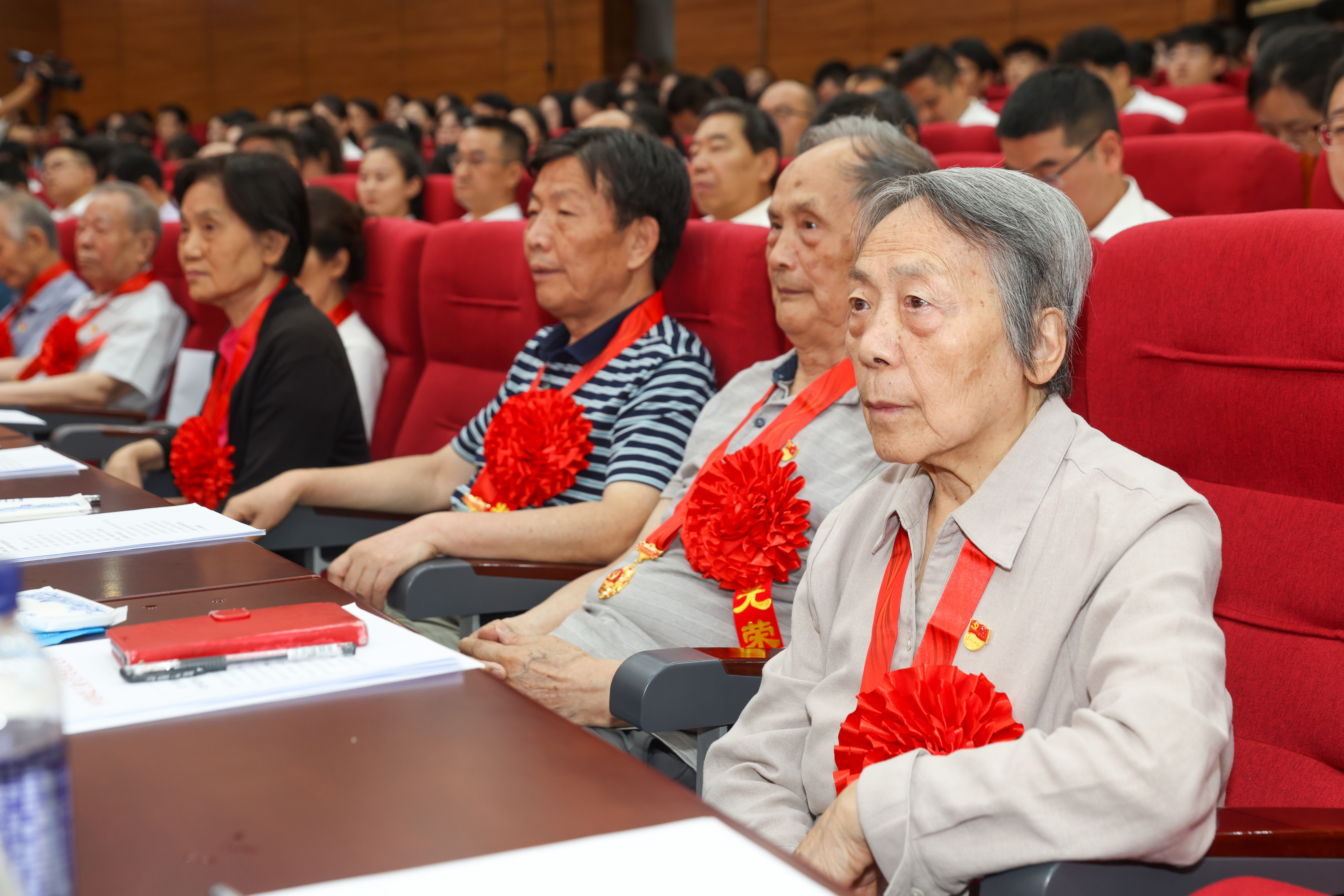 20240701beat365中国唯一官网“七一”表彰大会光荣在党50年5——司哲摄.jpg undefined