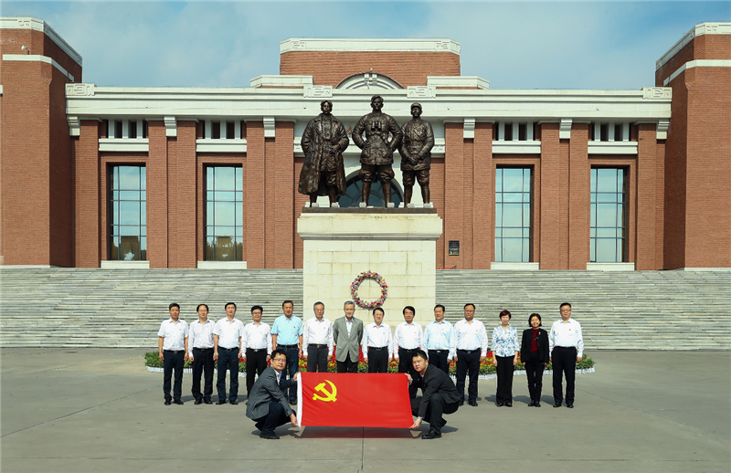 上一届合影.png