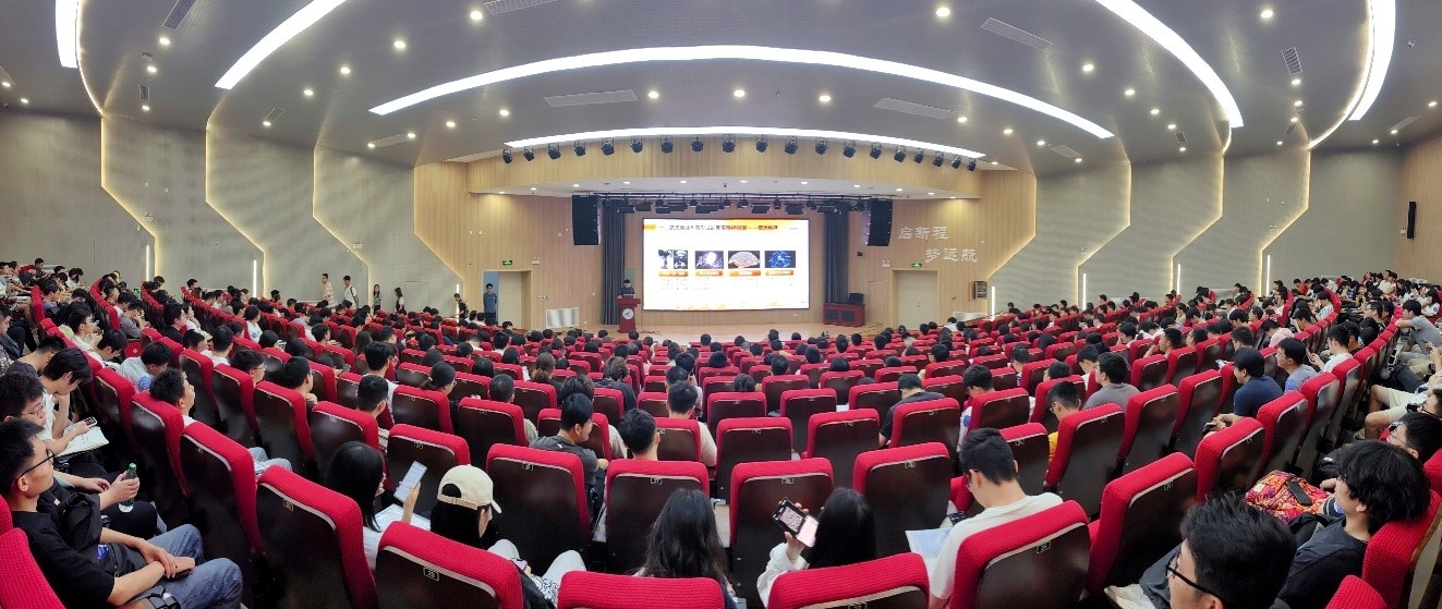 招聘会2.jpg 招聘会2.jpg