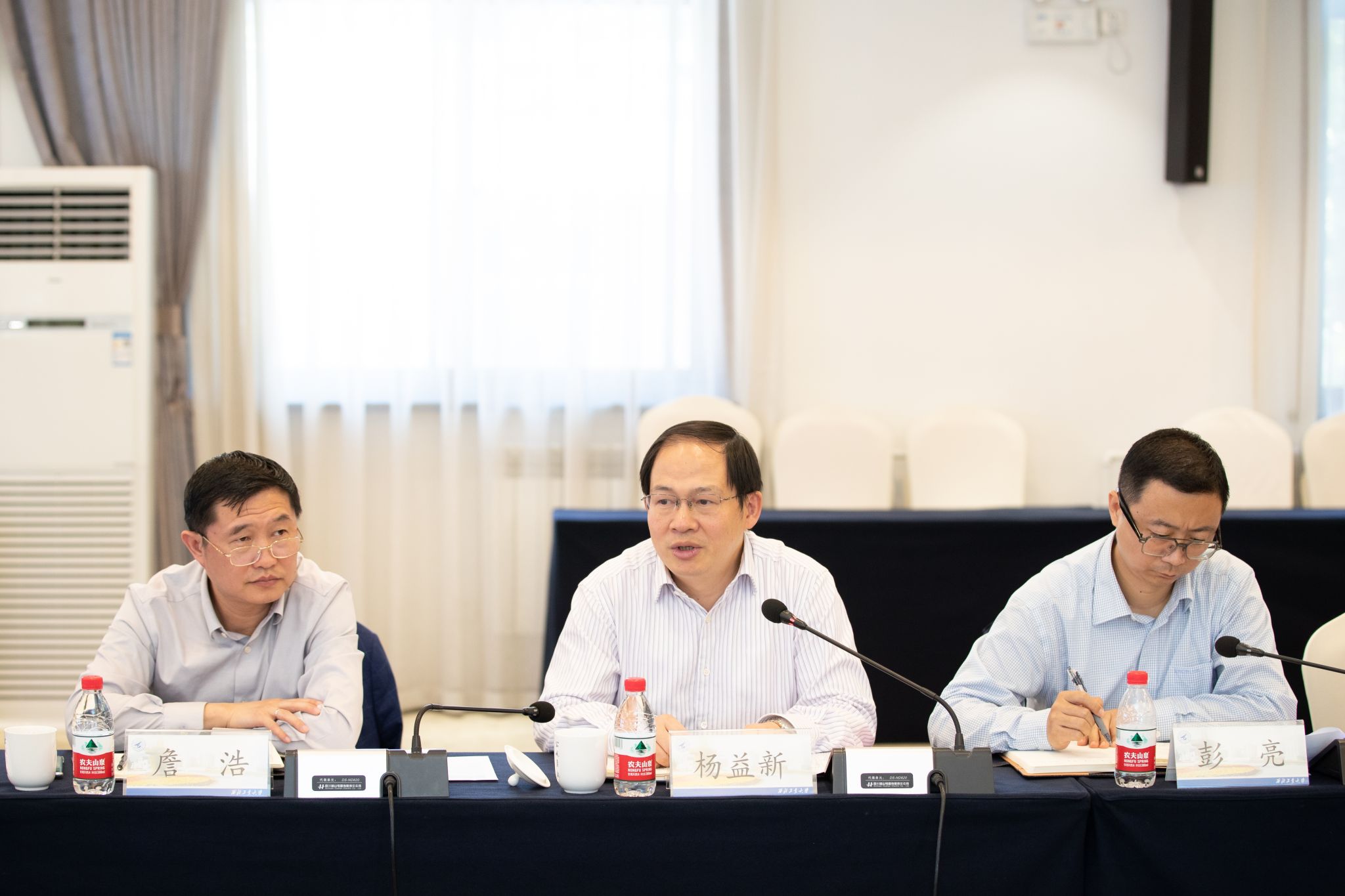 ZHOU8472.JPG ZHOU8472.JPG